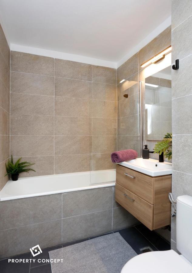 Brand New Lovely Studio Near Metro Station 布加勒斯特 外观 照片